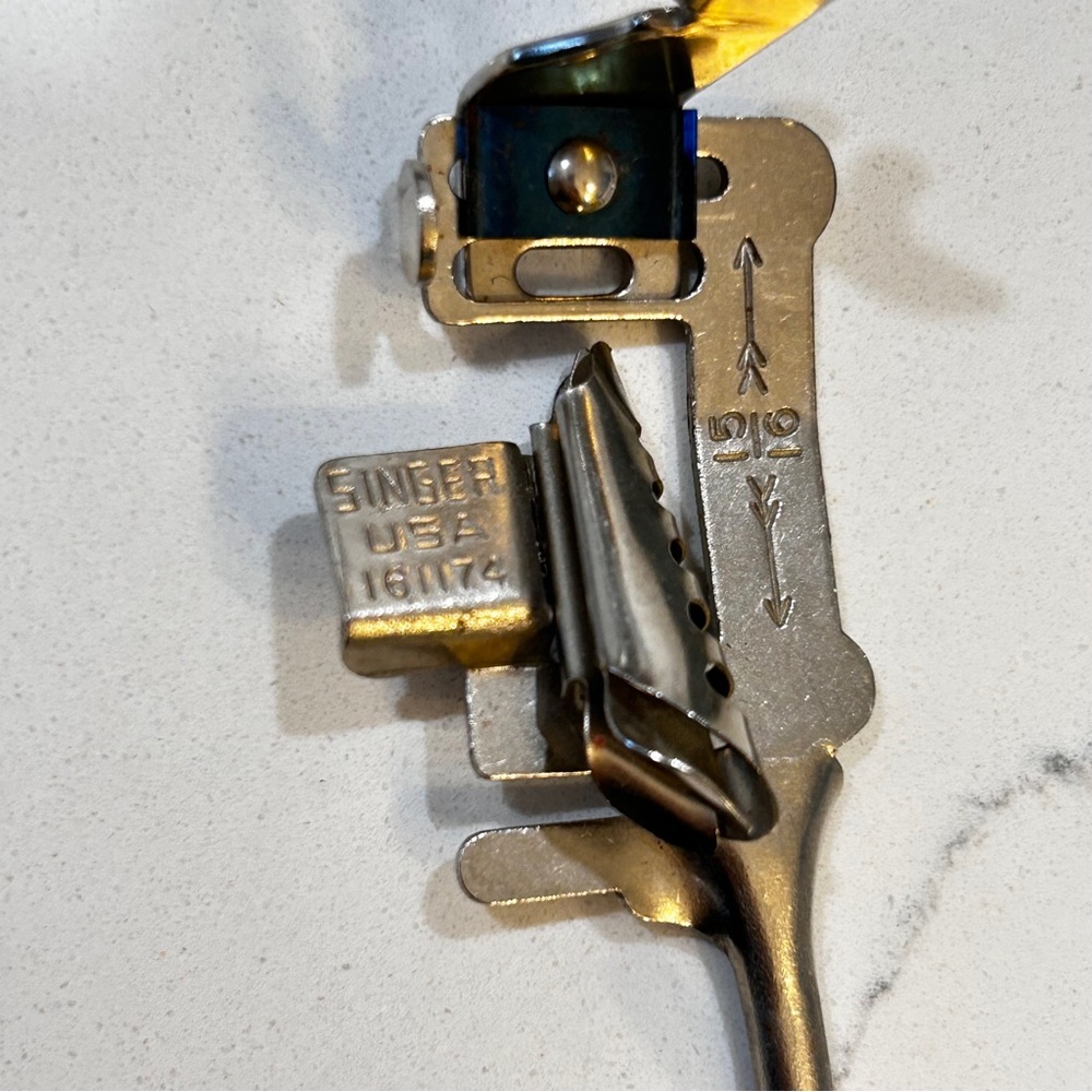 Singer Sewing Machine Foot Attachments - Picture 5 of 12